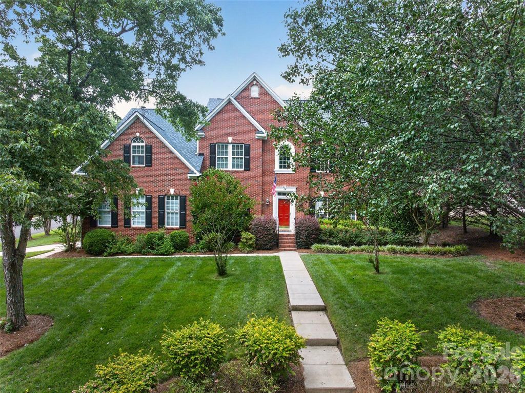 204 Whitegrove Drive, Fort Mill, SC 29715