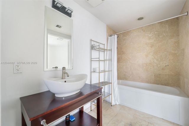 350 S Miami Ave 2411, Miami, FL 33130