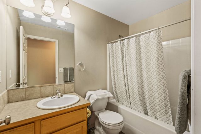 17005 E Morningside Ln, Spokane, WA 99016