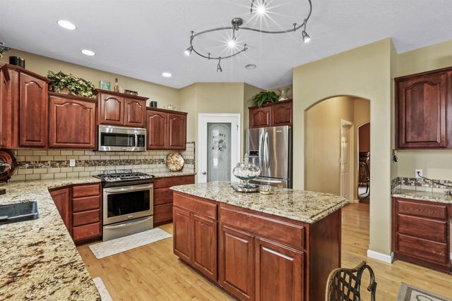 17005 E Morningside Ln, Spokane, WA 99016