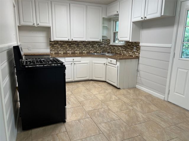 213 Wanda Way, Hurst, TX 76053