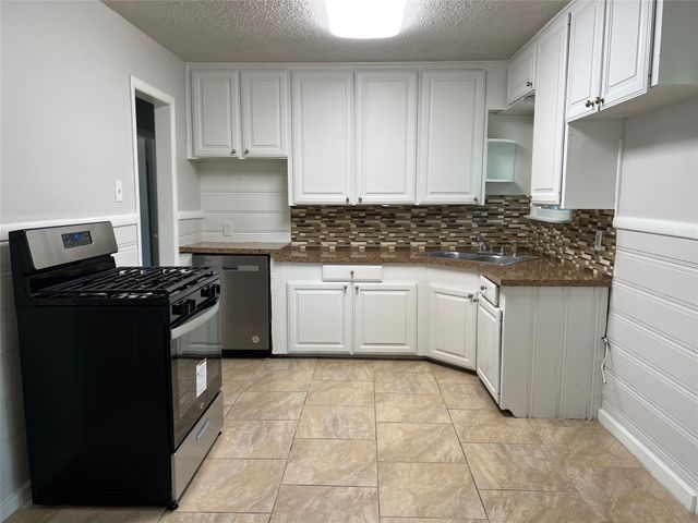 213 Wanda Way, Hurst, TX 76053