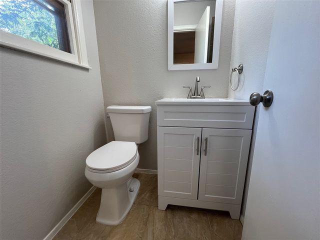 213 Wanda Way, Hurst, TX 76053