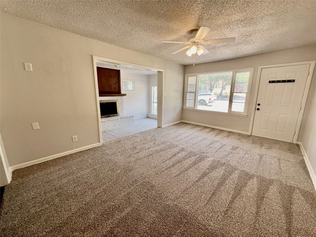 213 Wanda Way, Hurst, TX 76053
