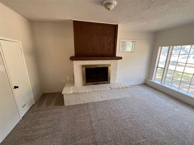 213 Wanda Way, Hurst, TX 76053