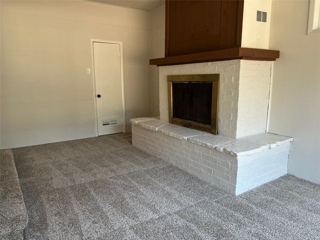 213 Wanda Way, Hurst, TX 76053