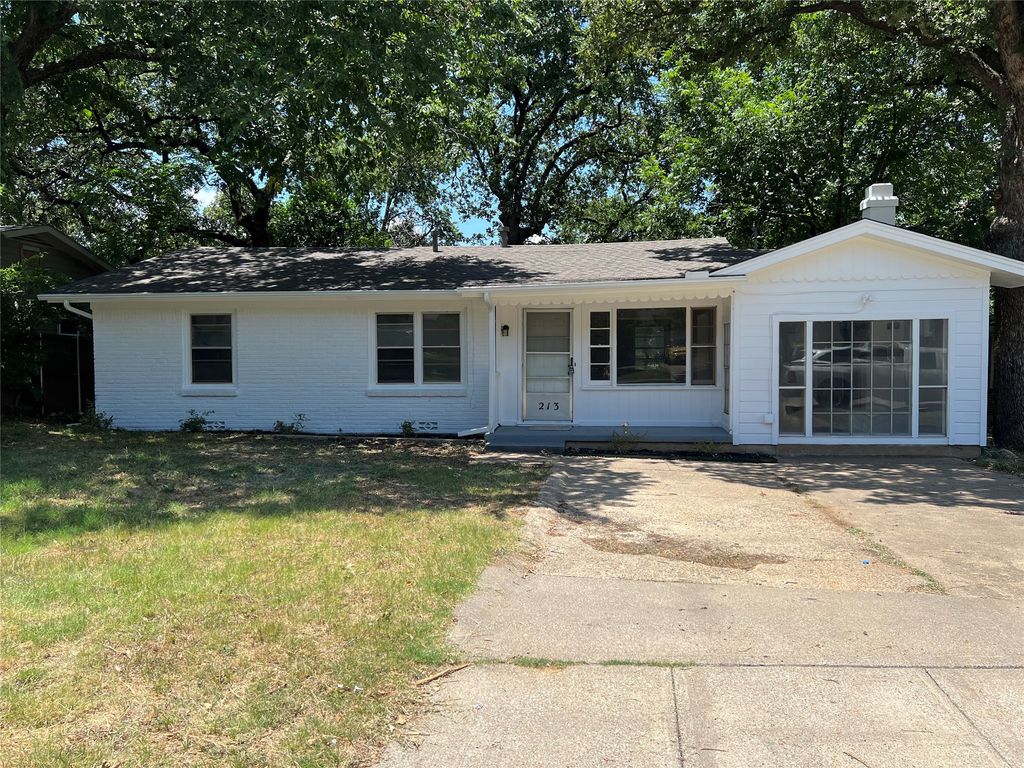 213 Wanda Way, Hurst, TX 76053