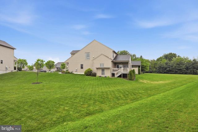 127 ANNA LN, Elizabethtown, PA 17022
