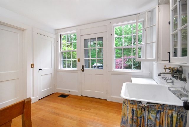 96 Lexington Road, Lincoln, MA 01773