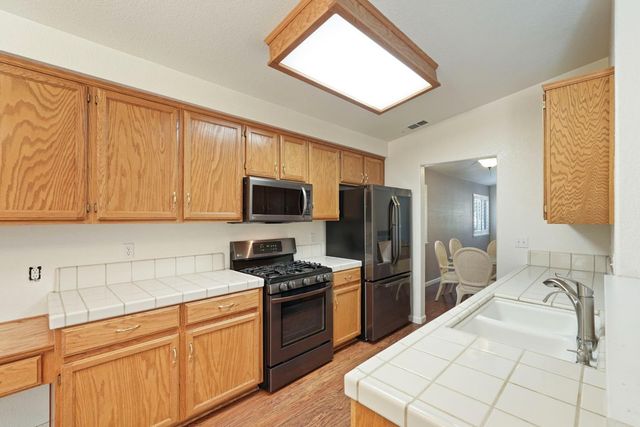 2109 Bluejay Way, Lodi, CA 95240