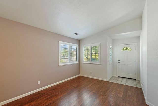 2109 Bluejay Way, Lodi, CA 95240