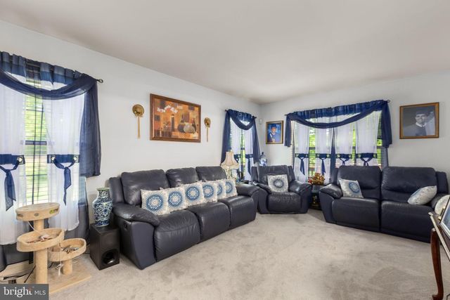 4796 PEARSON DR, Woodbridge, VA 22193