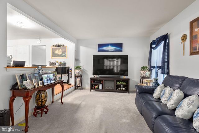 4796 PEARSON DR, Woodbridge, VA 22193