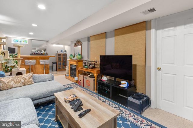 4796 PEARSON DR, Woodbridge, VA 22193