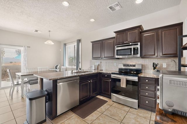 8944 Mission Ridge Drive NW, Albuquerque, NM 87114