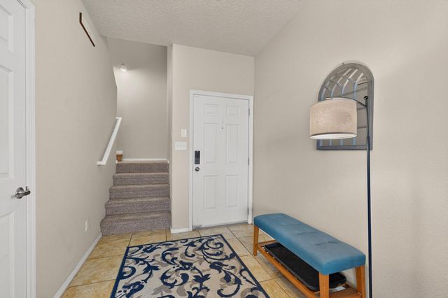 8944 Mission Ridge Drive NW, Albuquerque, NM 87114