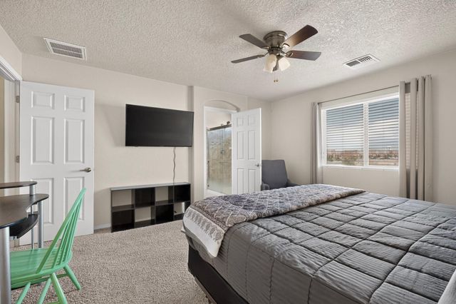 8944 Mission Ridge Drive NW, Albuquerque, NM 87114