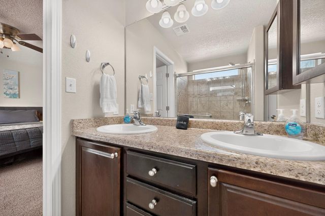 8944 Mission Ridge Drive NW, Albuquerque, NM 87114