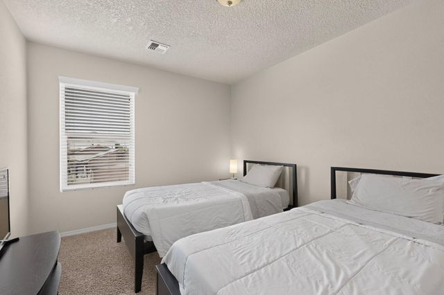 8944 Mission Ridge Drive NW, Albuquerque, NM 87114