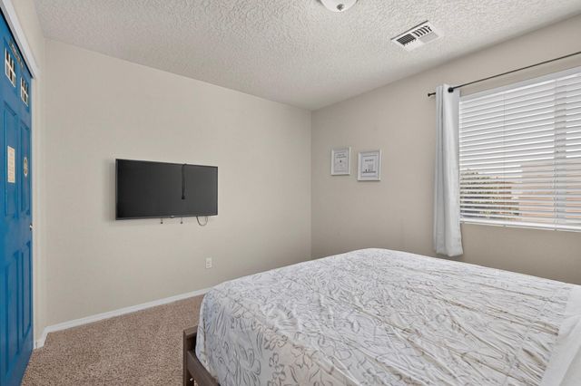 8944 Mission Ridge Drive NW, Albuquerque, NM 87114