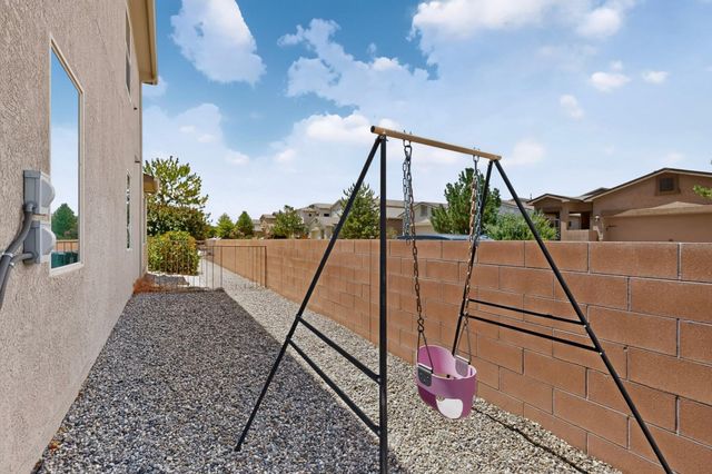 8944 Mission Ridge Drive NW, Albuquerque, NM 87114