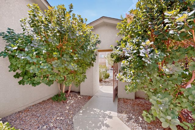 8944 Mission Ridge Drive NW, Albuquerque, NM 87114