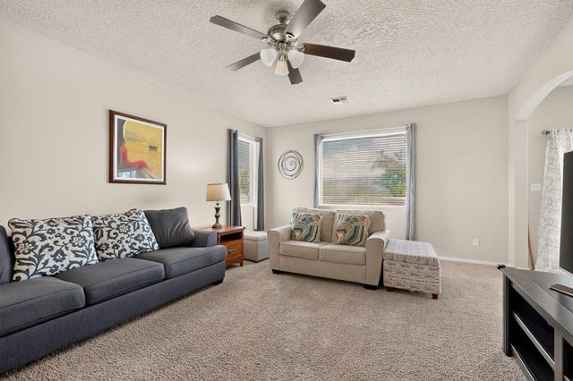 8944 Mission Ridge Drive NW, Albuquerque, NM 87114