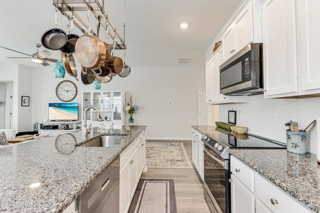 8718 Nottoway Avenue NW, Calabash, NC 28467