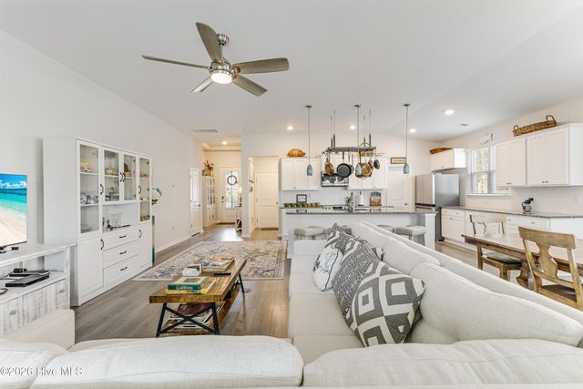 8718 Nottoway Avenue NW, Calabash, NC 28467