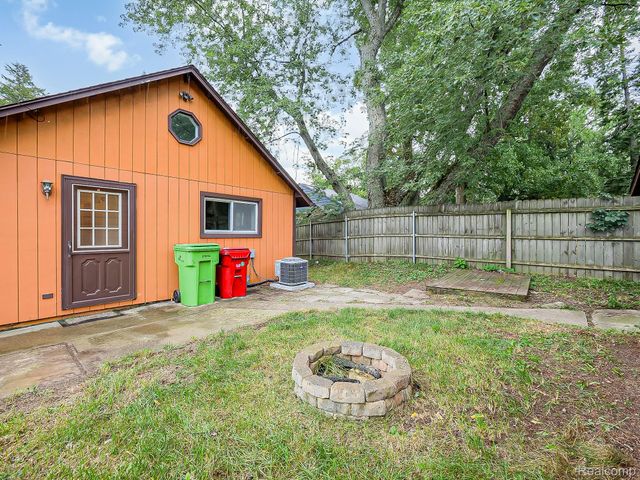 3408 Fieldview Avenue, West Bloomfield Charter Township, MI 48324