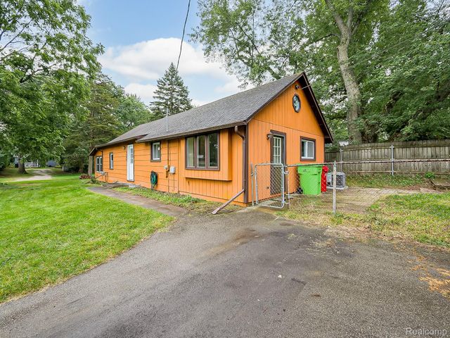3408 Fieldview Avenue, West Bloomfield Charter Township, MI 48324