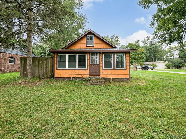 3408 Fieldview Avenue, West Bloomfield Charter Township, MI 48324