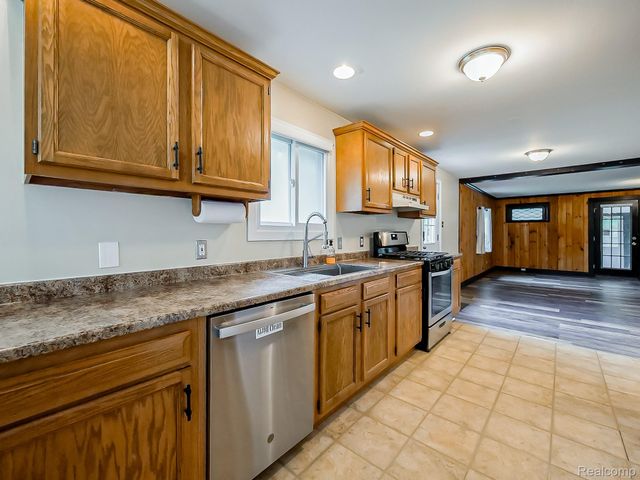 3408 Fieldview Avenue, West Bloomfield Charter Township, MI 48324
