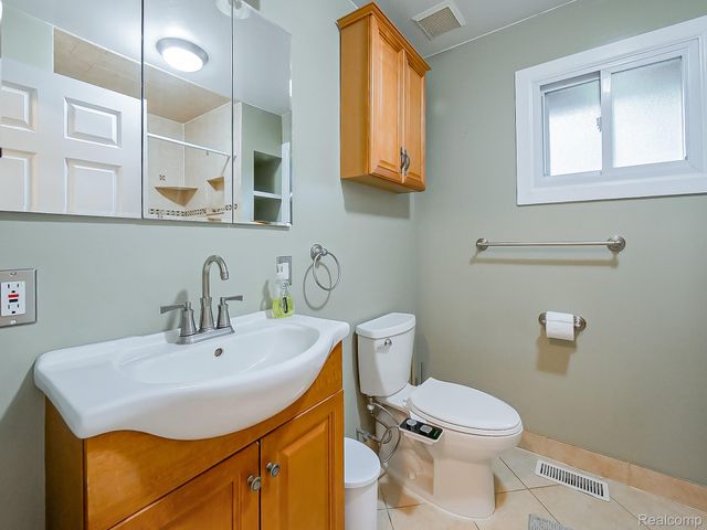3408 Fieldview Avenue, West Bloomfield Charter Township, MI 48324