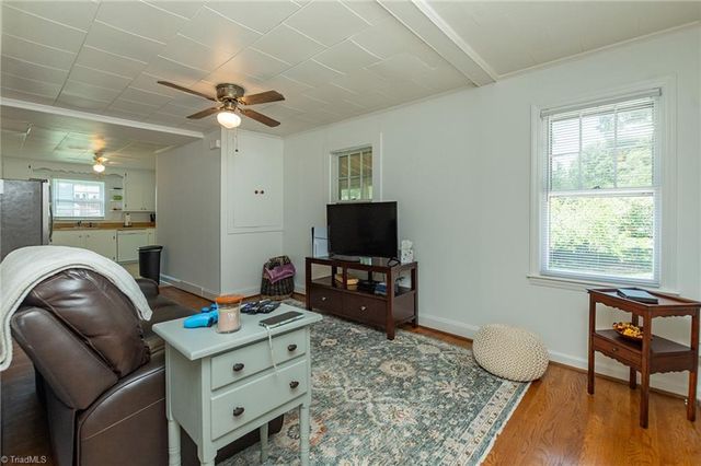 606 3rd Avenue, Mayodan, NC 27027