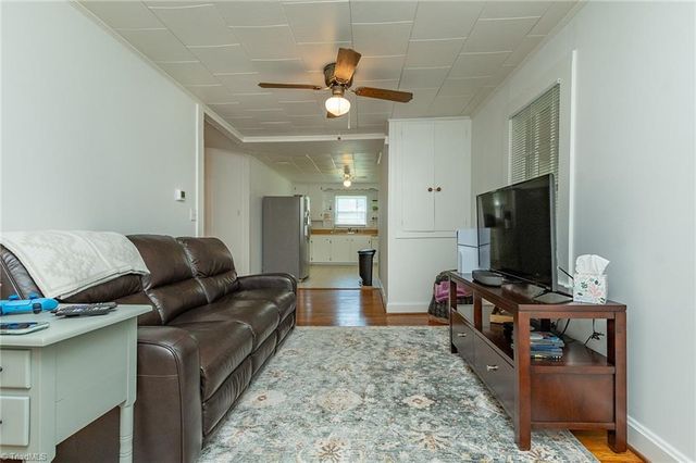 606 3rd Avenue, Mayodan, NC 27027