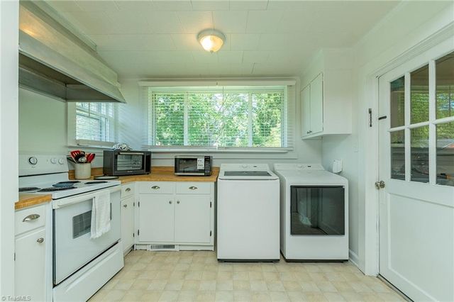 606 3rd Avenue, Mayodan, NC 27027