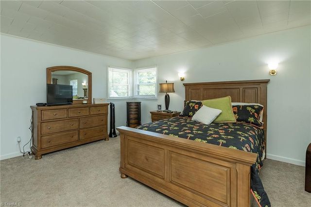 606 3rd Avenue, Mayodan, NC 27027