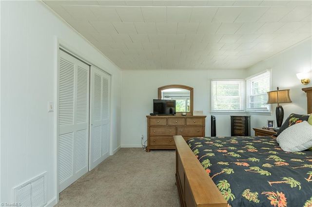 606 3rd Avenue, Mayodan, NC 27027