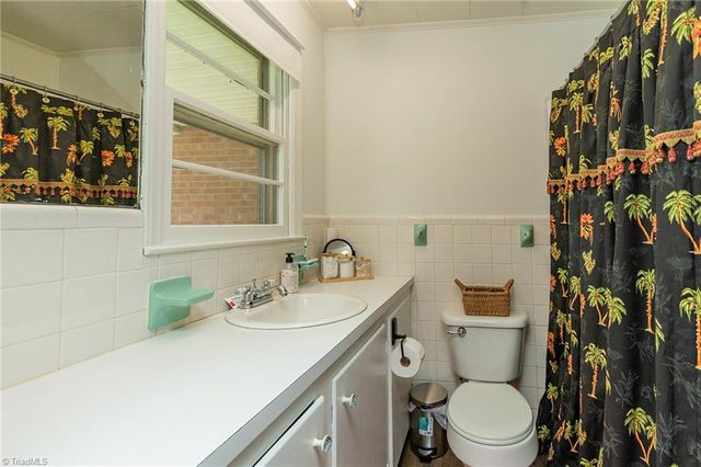 606 3rd Avenue, Mayodan, NC 27027