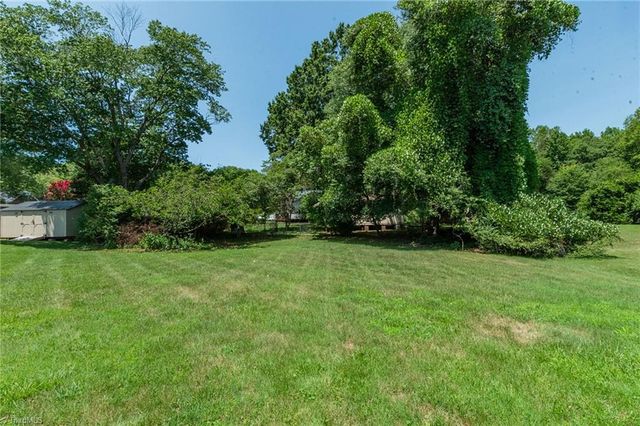 606 3rd Avenue, Mayodan, NC 27027