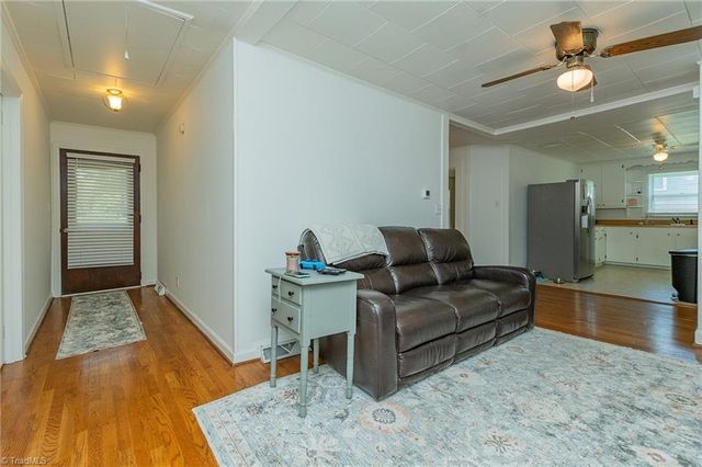 606 3rd Avenue, Mayodan, NC 27027