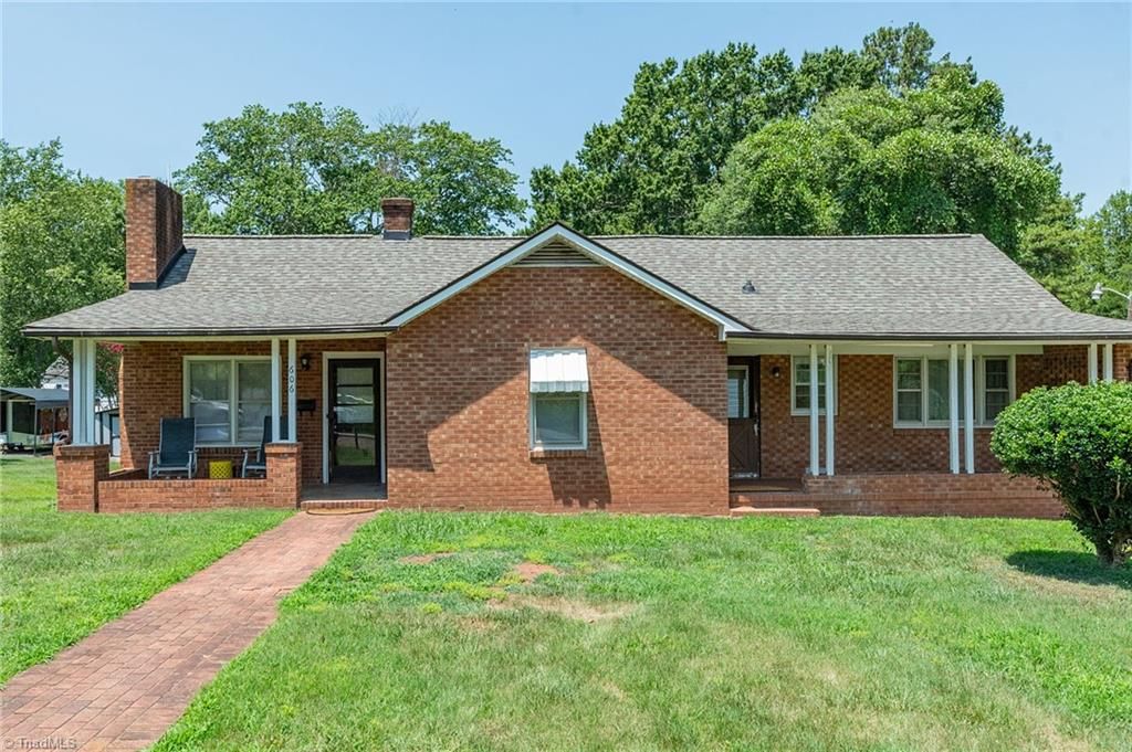 606 3rd Avenue, Mayodan, NC 27027