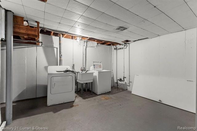 4994 Campbell Street, Dearborn Heights, MI 48125