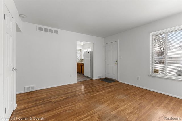 4994 Campbell Street, Dearborn Heights, MI 48125