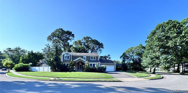35 Moss Lane, Jericho, NY 11753