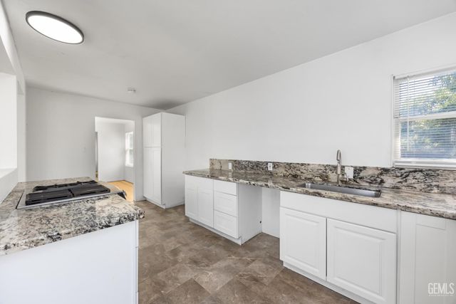 135 A Street, Bakersfield, CA 93304