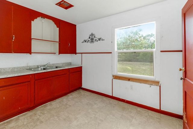 2531 S Washington, Wichita, KS 67216