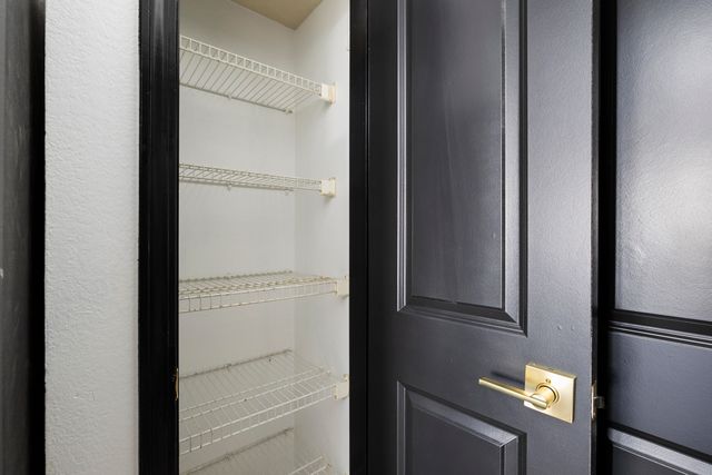 826 S Hickory Lane, Nixa, MO 65714