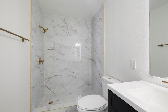 826 S Hickory Lane, Nixa, MO 65714